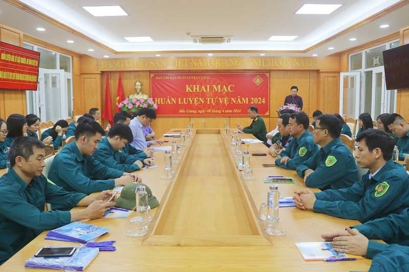 BCH huấn luyện cụm 12: Tổ chức khai mạc huấn luyện tự vệ năm 2024|https://stp.bacgiang.gov.vn/hien-thi-noi-dung/-/asset_publisher/wtMnvtGfRUNi/content/bch-huan-luyen-cum-12-to-chuc-khai-mac-huan-luyen-tu-ve-nam-2024